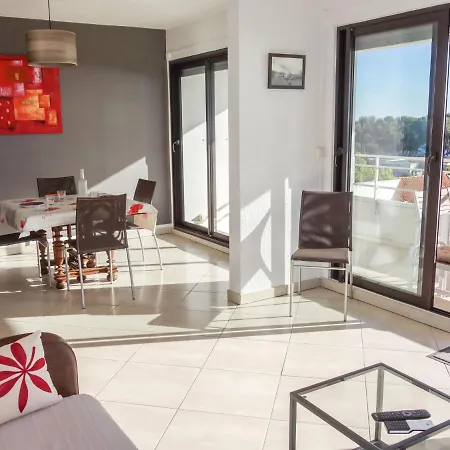 Apartment Les Hauts De Fonsainte By Interhome *